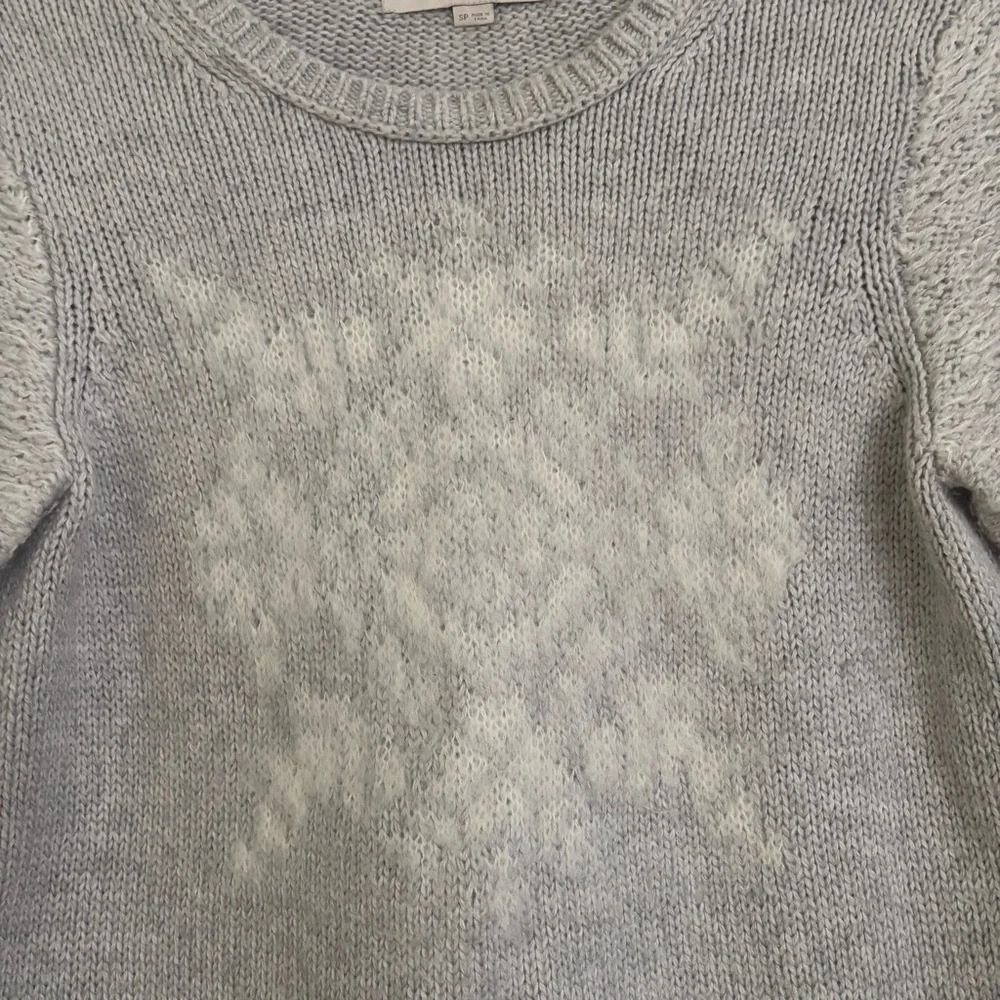❤️2/$15or3/$21❤️LOFT Gray Mohair Blend Sweater w/Snowflake Pattern, Size PS - Picture 3 of 13
